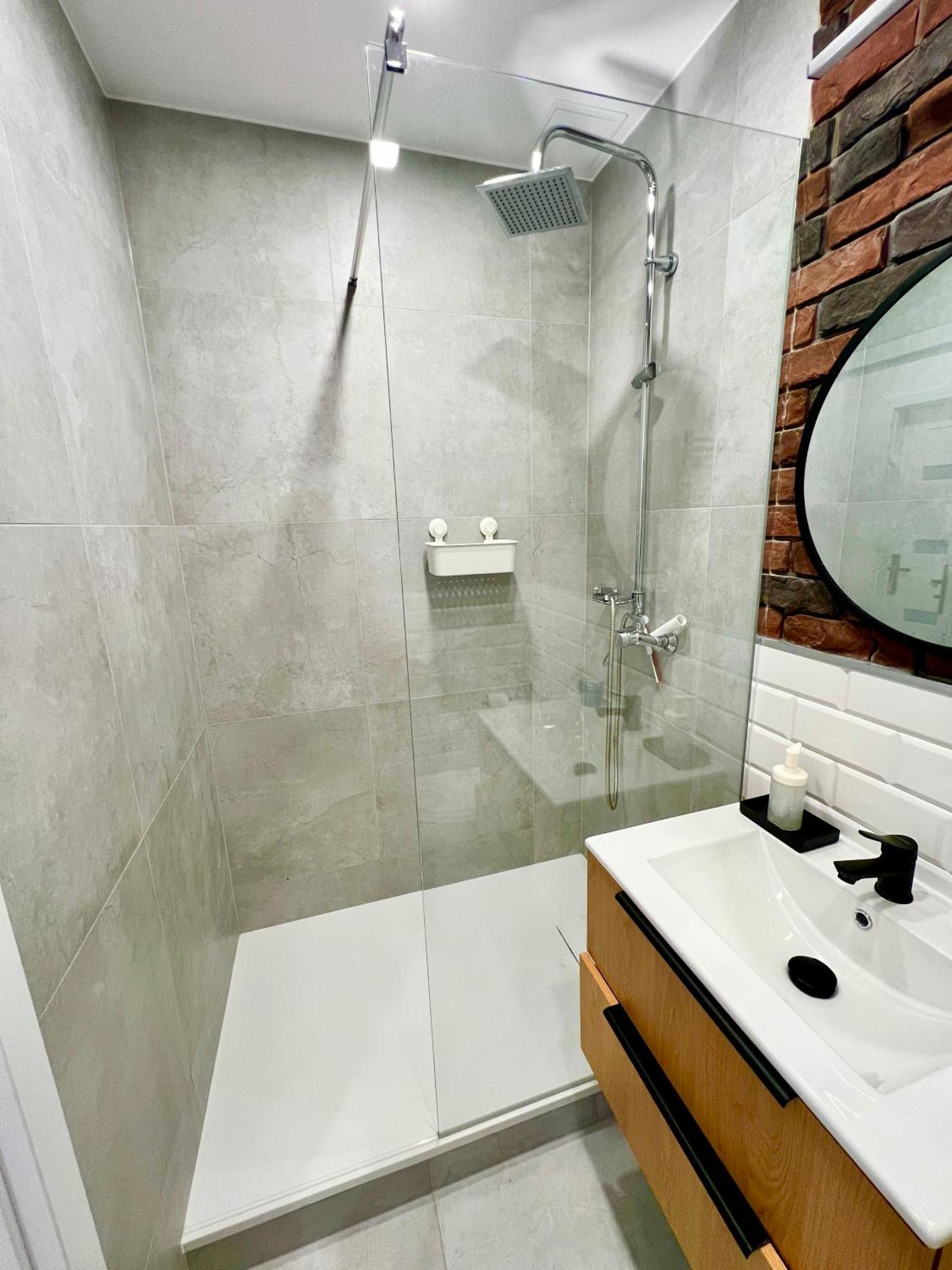Aparthotel Industrial Rooms 罗兹 外观 照片